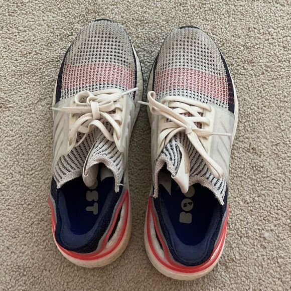 ADIDAS Ultraboost Women’s 7. sold out colorway - Picture 3 of 5